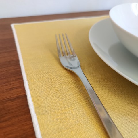 Amelia - 2 Waxed Linen Placemats
